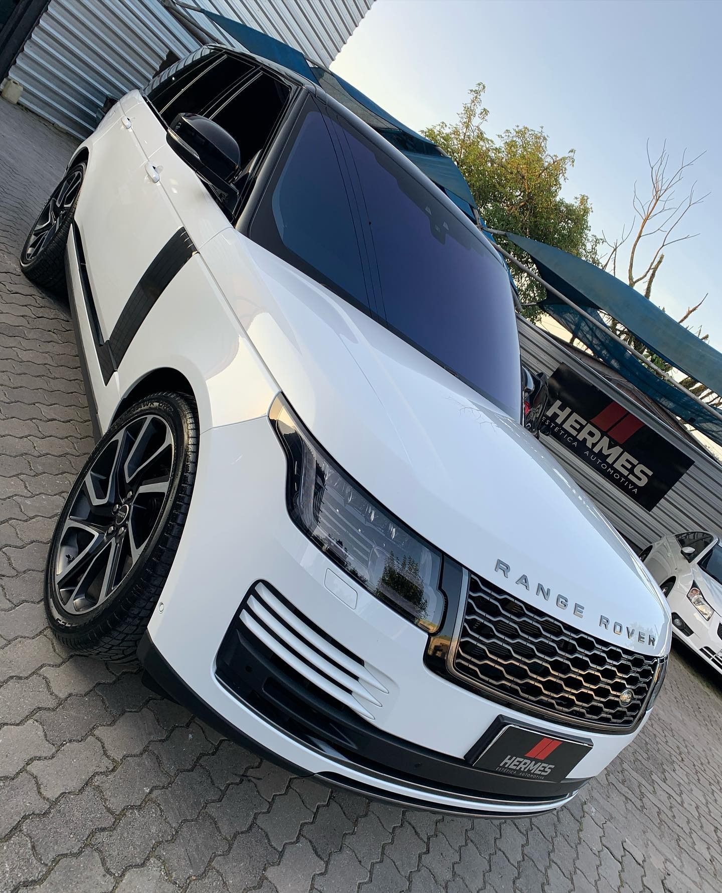 Range Rover branca finalizada na Hermes Estética Automotiva em Canoas